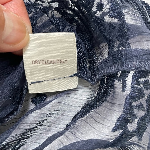 Willow & Clay Navy Sheer Embroidered Boho Top Size M - Picture 8 of 11